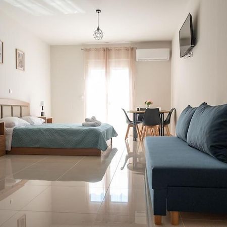 Anesis Airport Rooms 204 Коропион Екстериор снимка